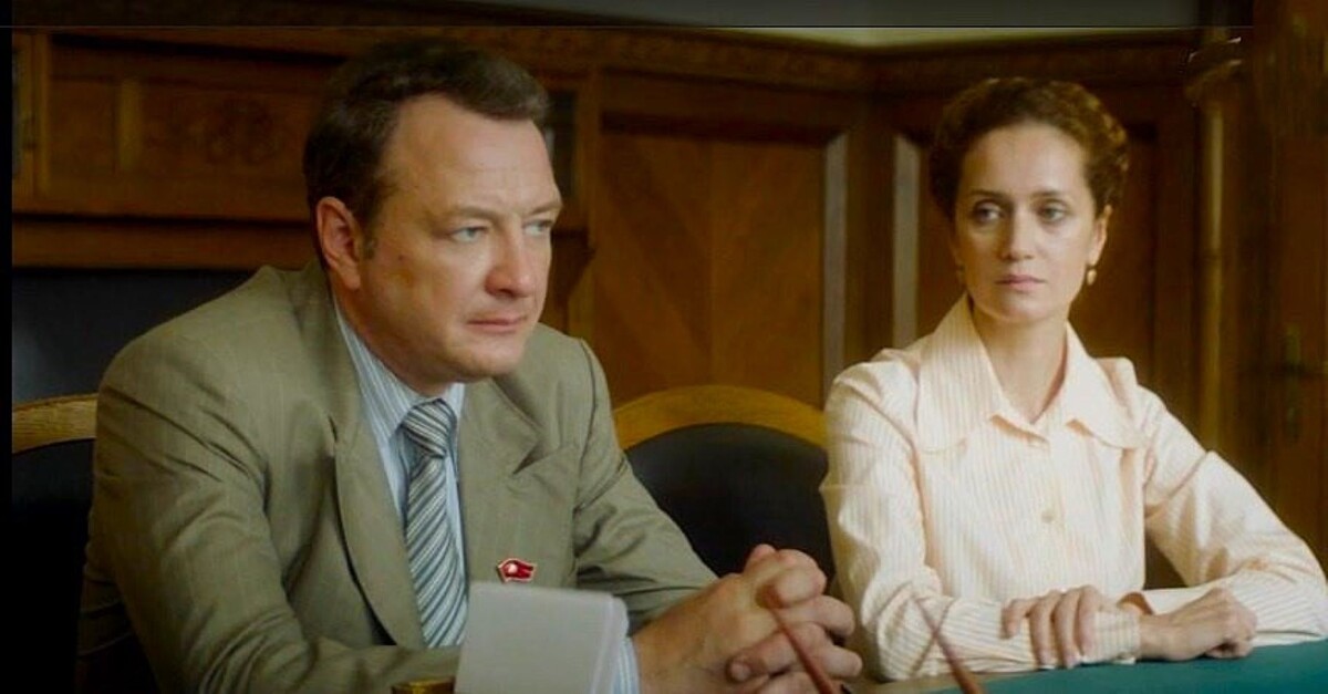 Новый парторг Марат Башаров  и его жена.Виктория Исакова- Валентина.