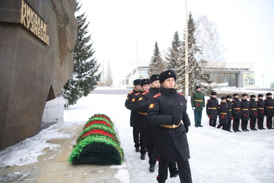    Суворовцы почтили память легендарного разведчика. Фото: пресс-служба Фонда святой Екатерины