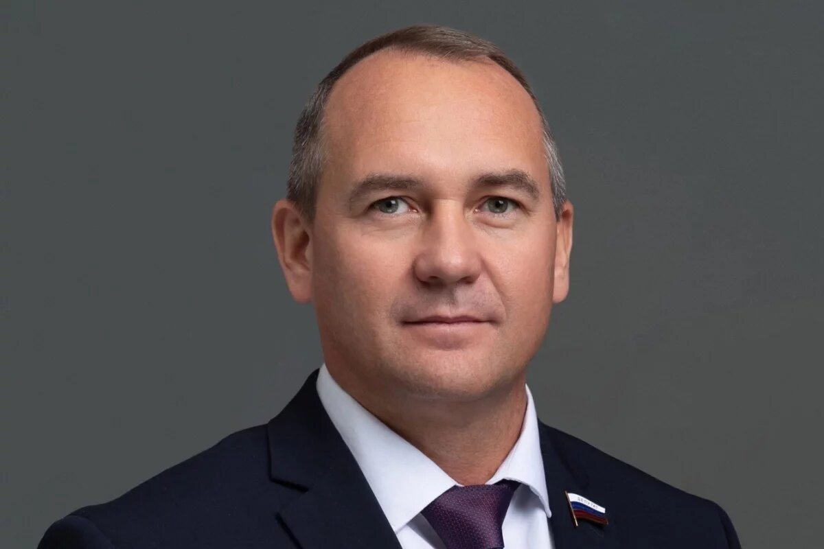    Председатель Гордумы Евгений Чинцов поздравил нижегородок с 8 Марта