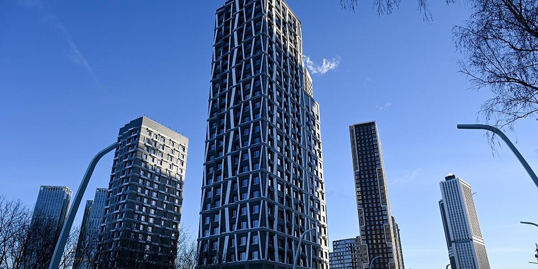 За год спрос на новостройки Москвы и Подмосковья упал почти в 2 раза