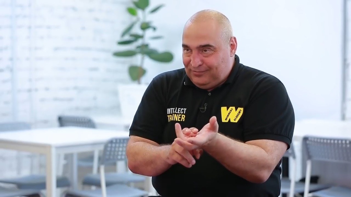 Владимир Довгань