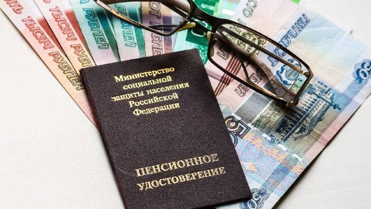 Плюс 1400 рублей к пенсии каждый месяц: всё о специальной надбавке за отложенный выход