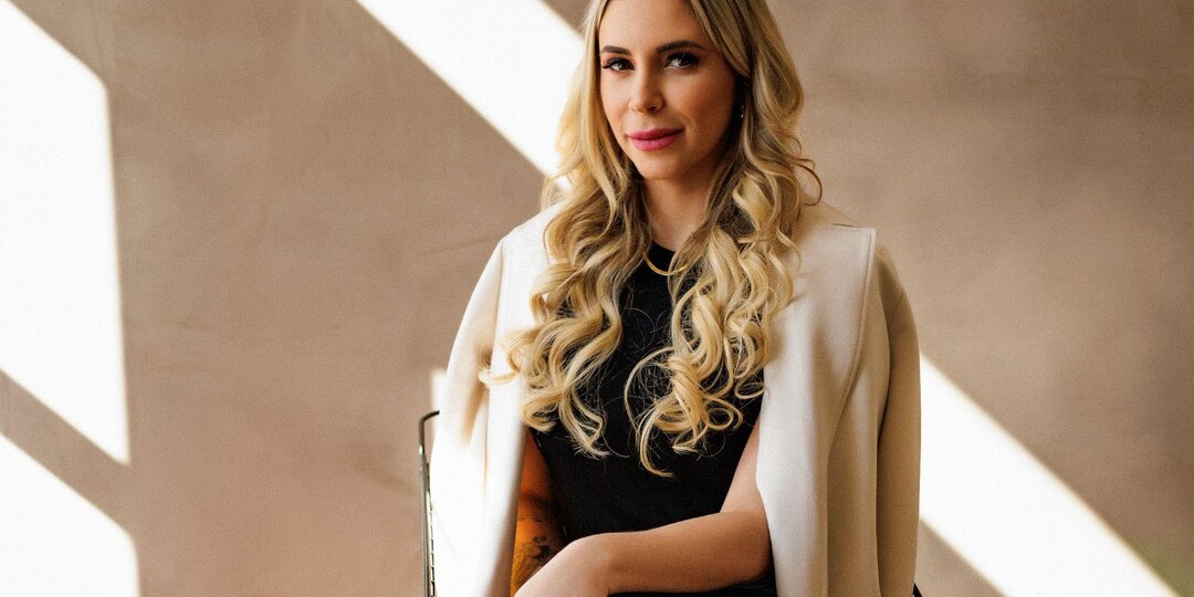 – Надеешься на дом и квартиру? Муж тебе не сказал, что они на детях? – улыбаюсь любовнице