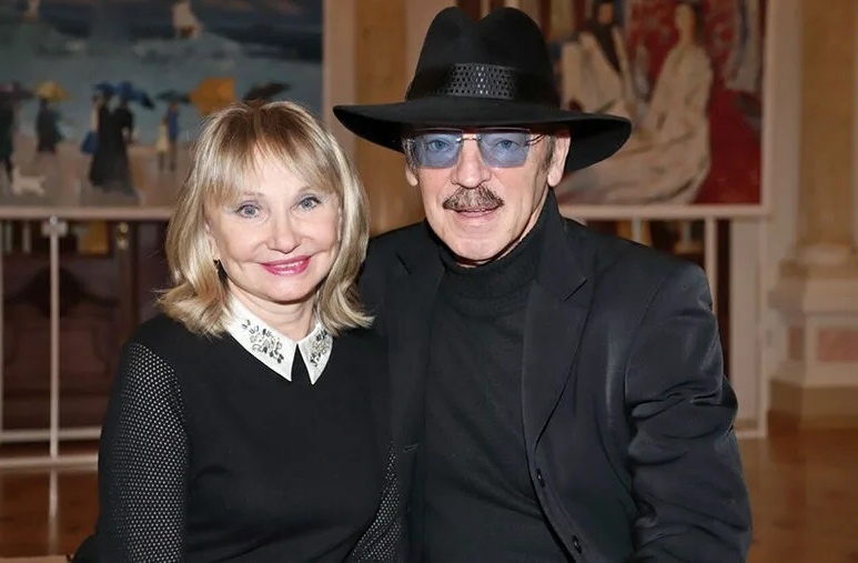 Они знали об изменах и молчали: жёны 5 актёров, которые выбрали семью любой ценой