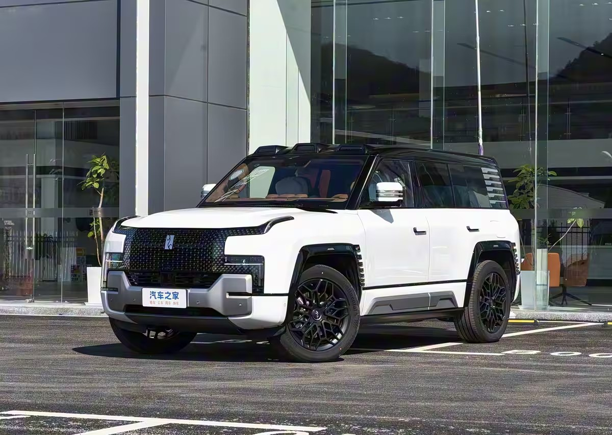 Обновленный Yangwang U8 2026