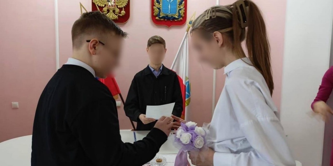 «Первая брачная ночь туда, надеюсь, не входит?»: традиционные ценности довели Саратов до детских свадеб