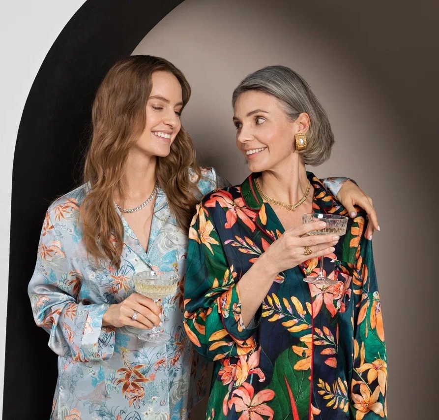 Струящийся шелковый костюм из новой коллекции Norveg – безупречная элегантная одежда