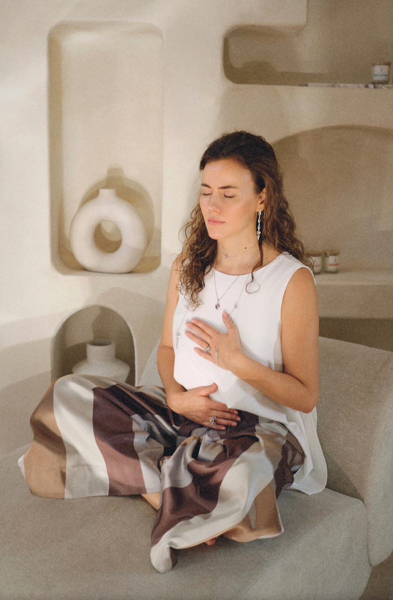 Юлия Боро – основатель и креативный директор бренда, в изделиях Welements.