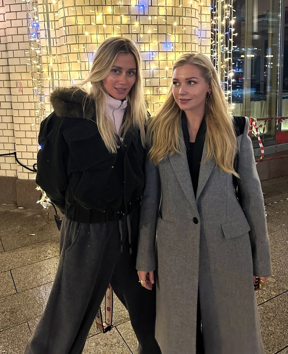    Маш Милаш и Кристина АсмусСоцсети Кристины Асмус