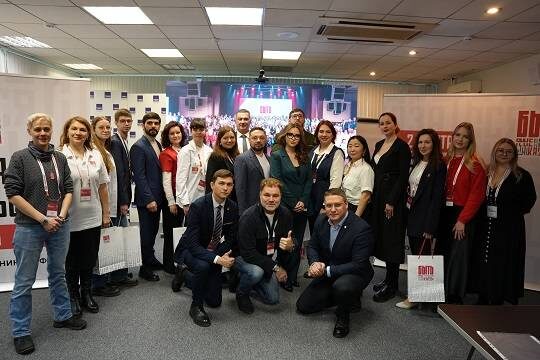    Стартовал приём заявок Всероссийского конкурса Роспатриотцентра «Быть, а не казаться!» (фото: vvesti.com, rospatriotcentr.ru)