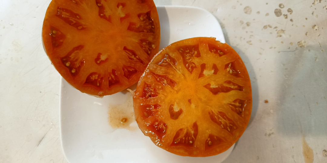 Опишите Улуру Охра не употребляя слово "вкусный", пожалуйста 🙏