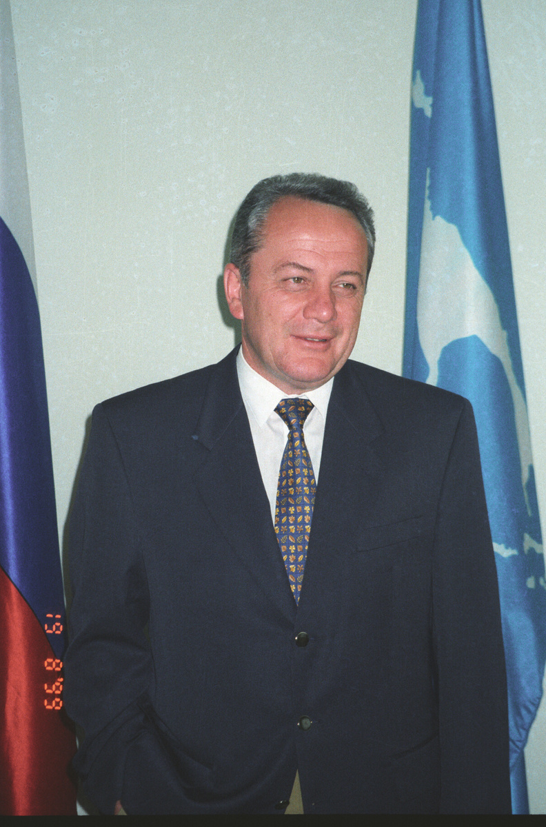 1999 год. Губернатор Сахалинской области Игорь Павлович Фархутдинов