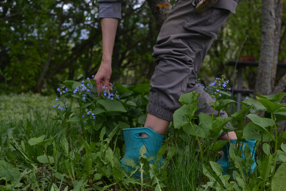 Маруся, малыш и его сандалия. Апрель 2025