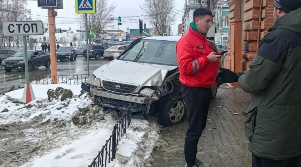    ДТП на перекрестке ул. Гоголя и пр. Ленина. Источник: bankfax.ru