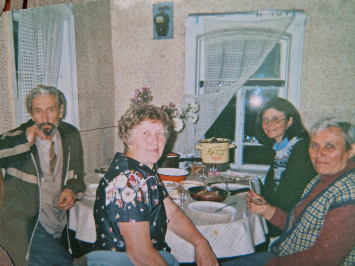 Катя в центре 