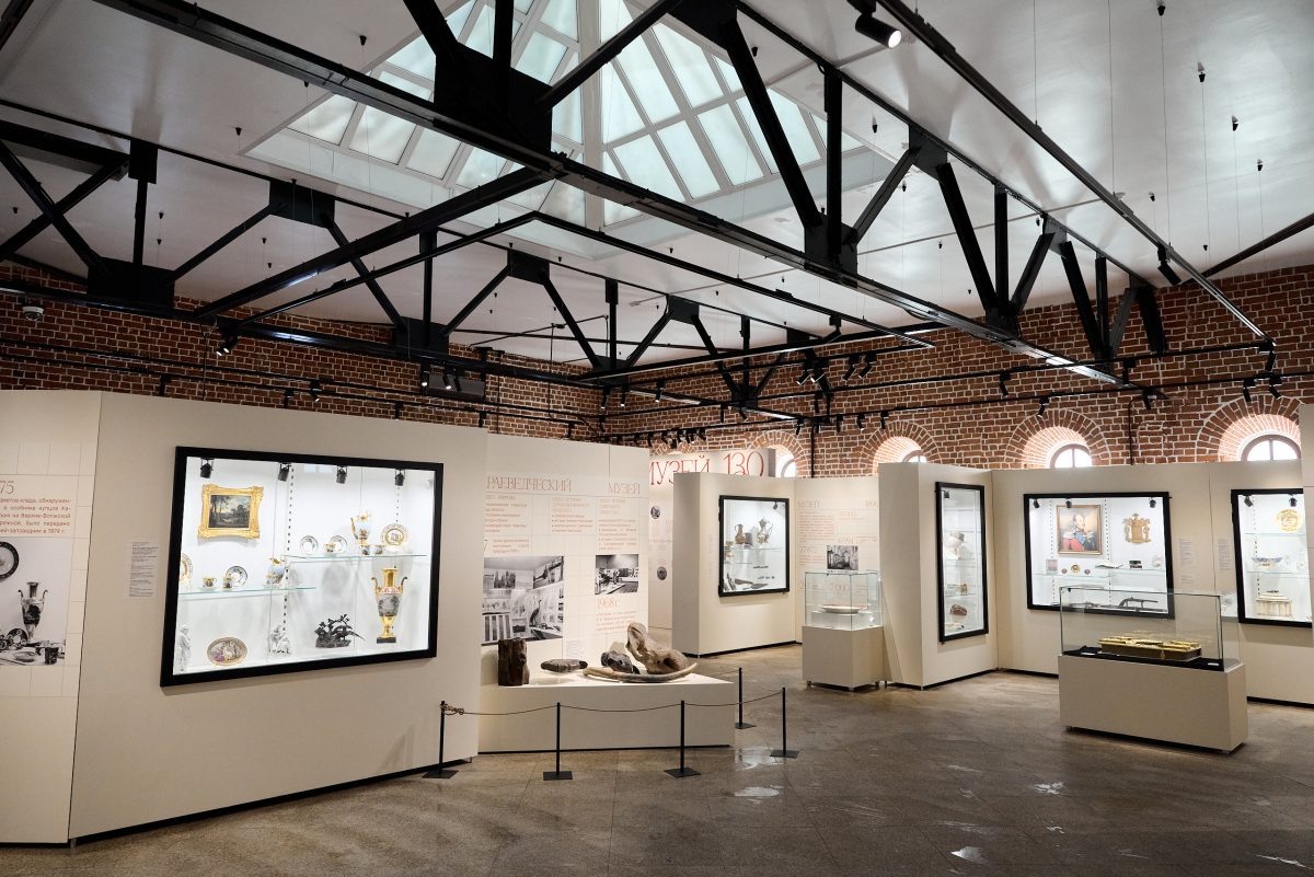    В Дмитриевской башне Нижегородского кремля открылась выставка «Музей 130. Сохраняем историю с 1896 года»