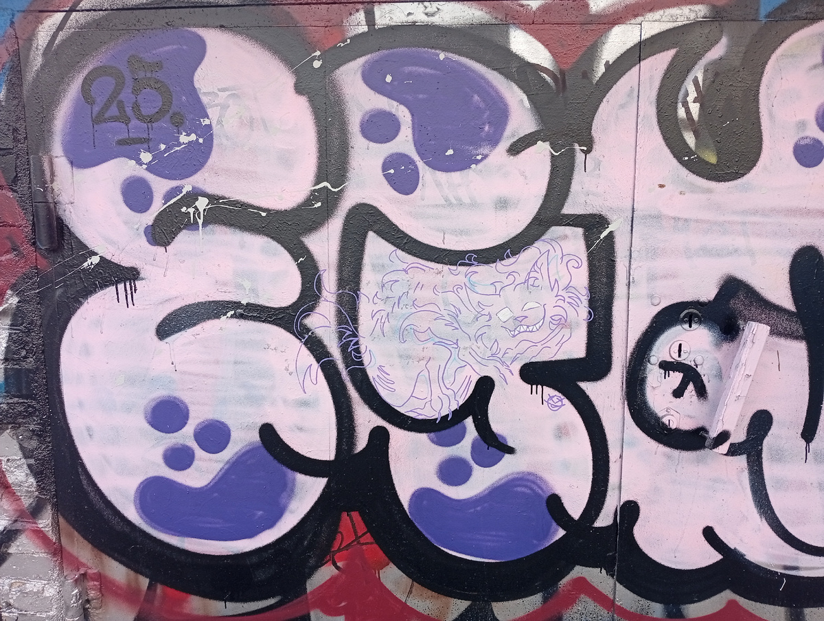 Найди кота ;)