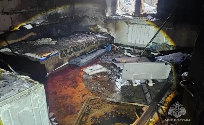    Сгоревшая квартира. Фото: t.me/mchs_rostov