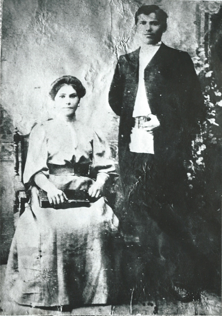 Василий Чапаев с женой Пелагеей Метлиной, с. Балаково, 1909 г.