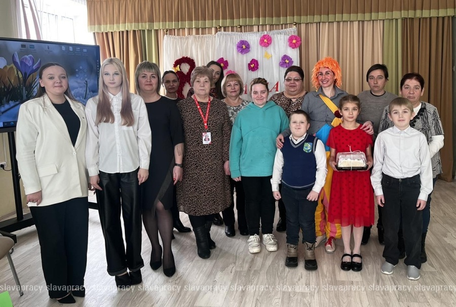     Весенняя сказка для тех, кто ее особенно ждал: для детей из копыльского приюта организовали праздник к 8 Марта