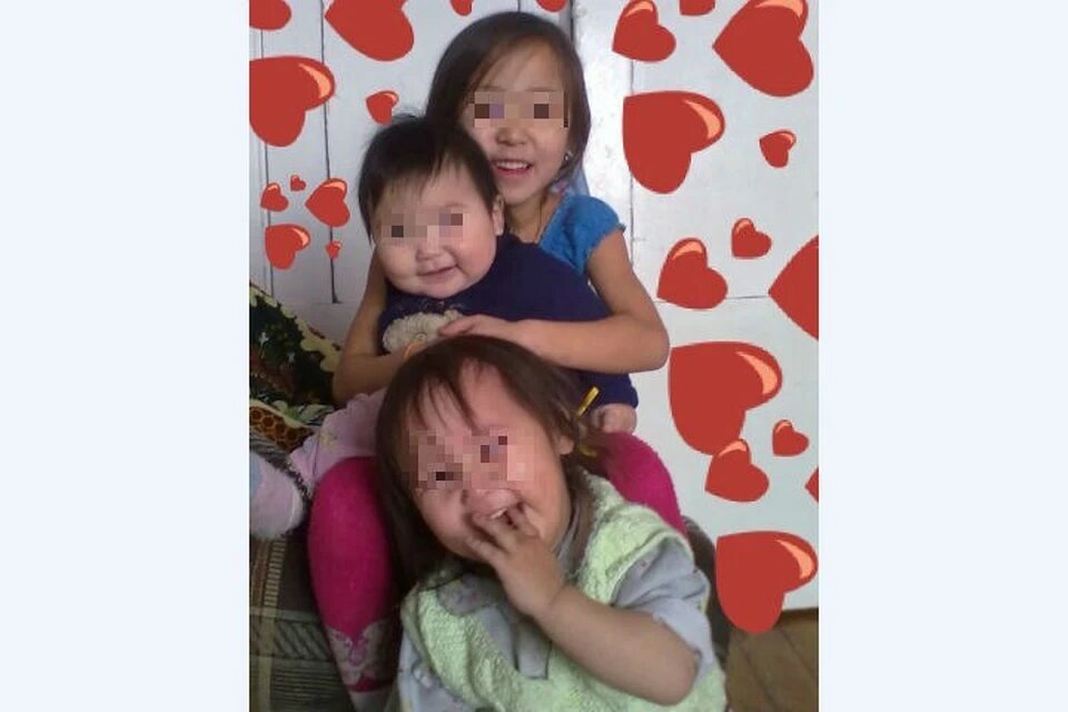 Старшая девочка в одну минуту потеряла мать, отца и младших сестренок Фото: соцсети