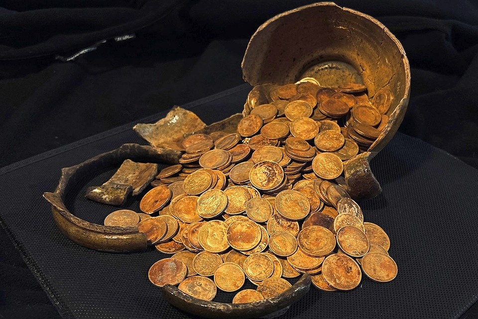    Новоторжский клад 2025 г. Фото: Институт Археологии РАН, archaeolog.ru