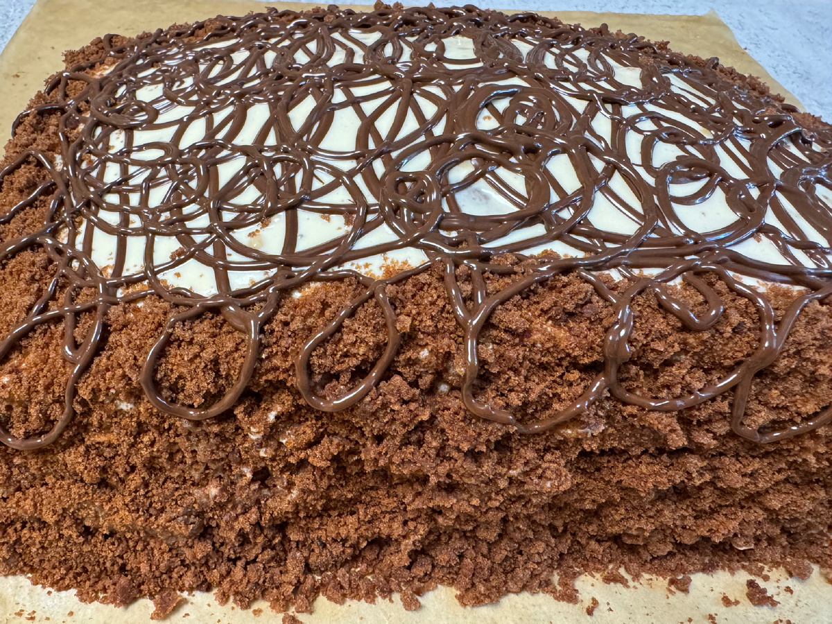 Простой торт со сметаной и сгущеным молоком(крем)