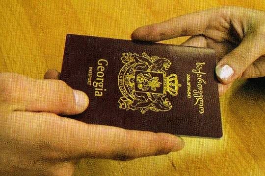    Евросоюз приостановил безвизовый режим для владельцев официальных паспортов Грузии (фото: wikimedia commons/Georgian patriot)