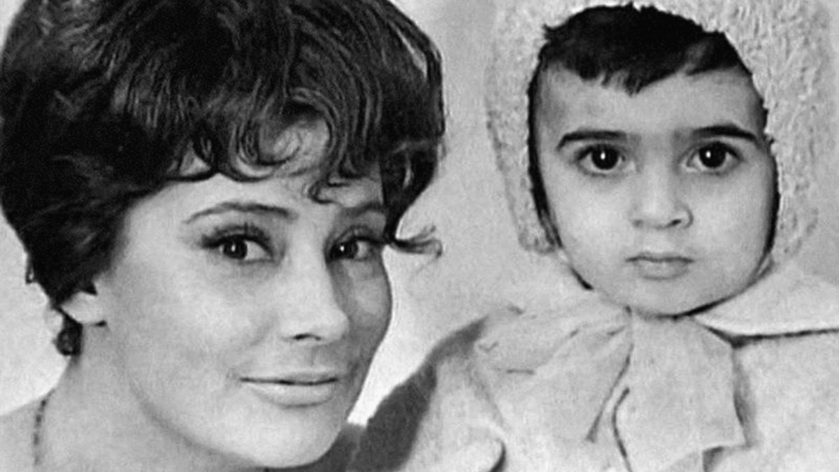 Татьяна Самойлова с сыном. Фото: «kino-teatr.ru»