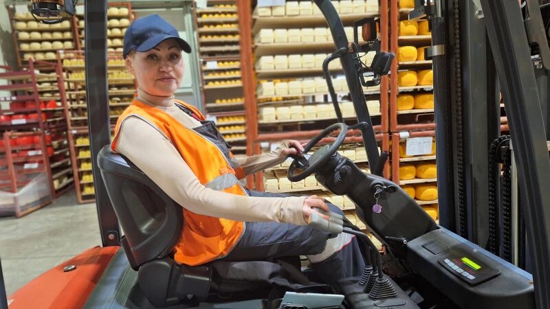     Женское лицо алтайской промышленности Отдел информационной работы и специальных проектов управления Алтайского края по пищевой, перерабатывающей, фармацевтической промышленности и биотехнологиям