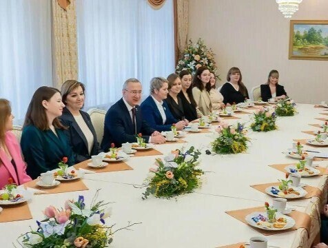 Владислав Шапша встретился с многодетными мамами региона