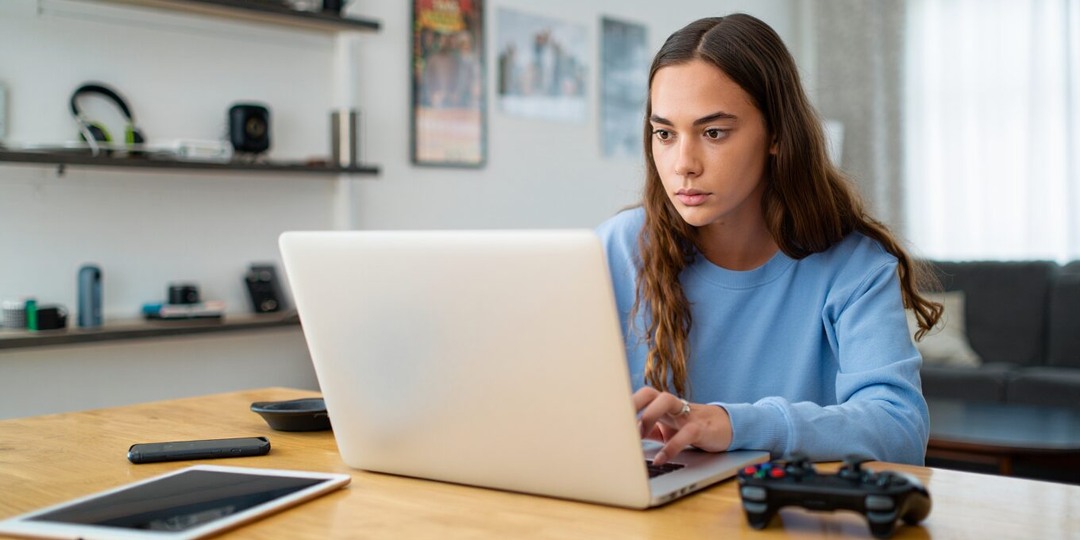 iPhone 17 и PlayStation 5: россиянки намекают, а мужчины считают сдачу