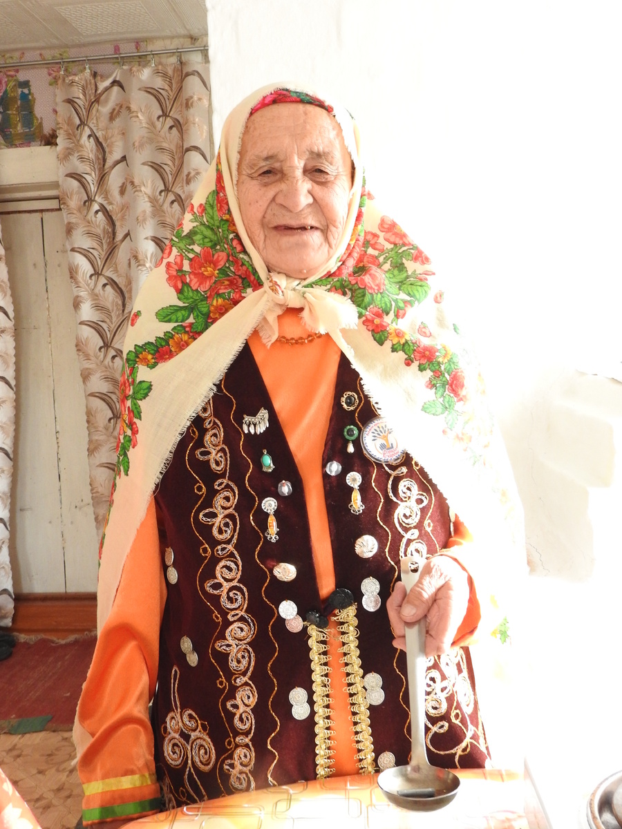     Ҡот ҡойоусы Фәриҙә инәй