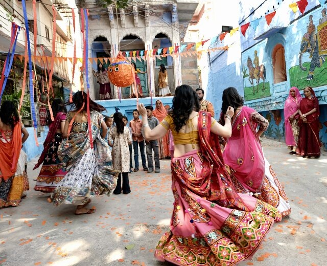 1 апреля в прокат выходит российско-индийская музыкальная комедия «Королек моей любви» (Михаил Галустян в роли потерянного брата!)