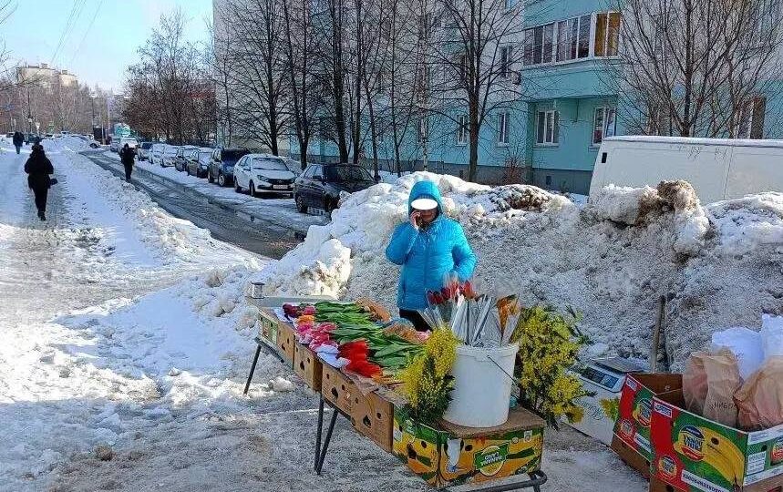 В Курске ловят торговцев цветами