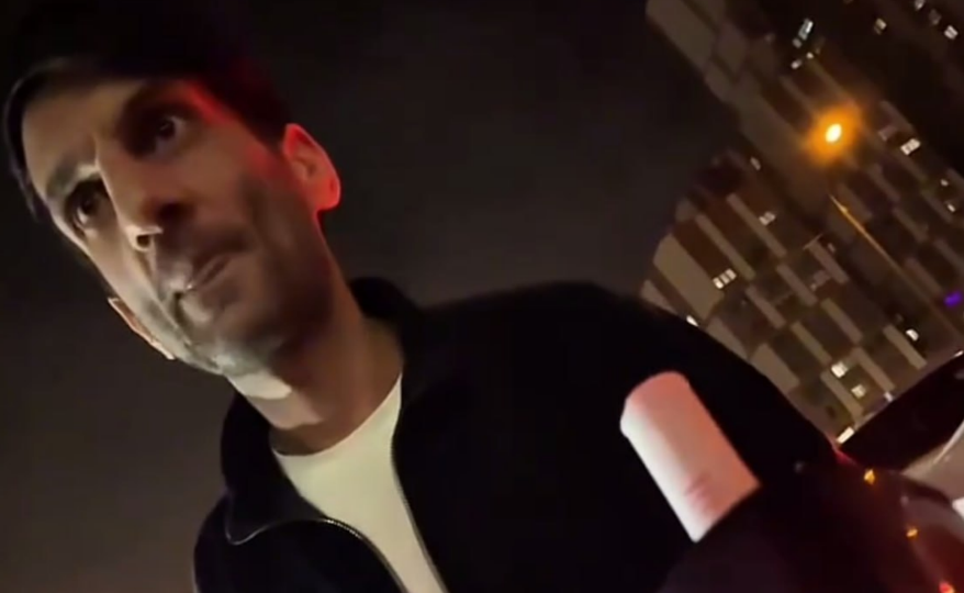 "Пойдём со мной... Такси тебе оплачу": Приезжему таксисту настолько сильно понравилась наша дама, что он решил заманить её к себе