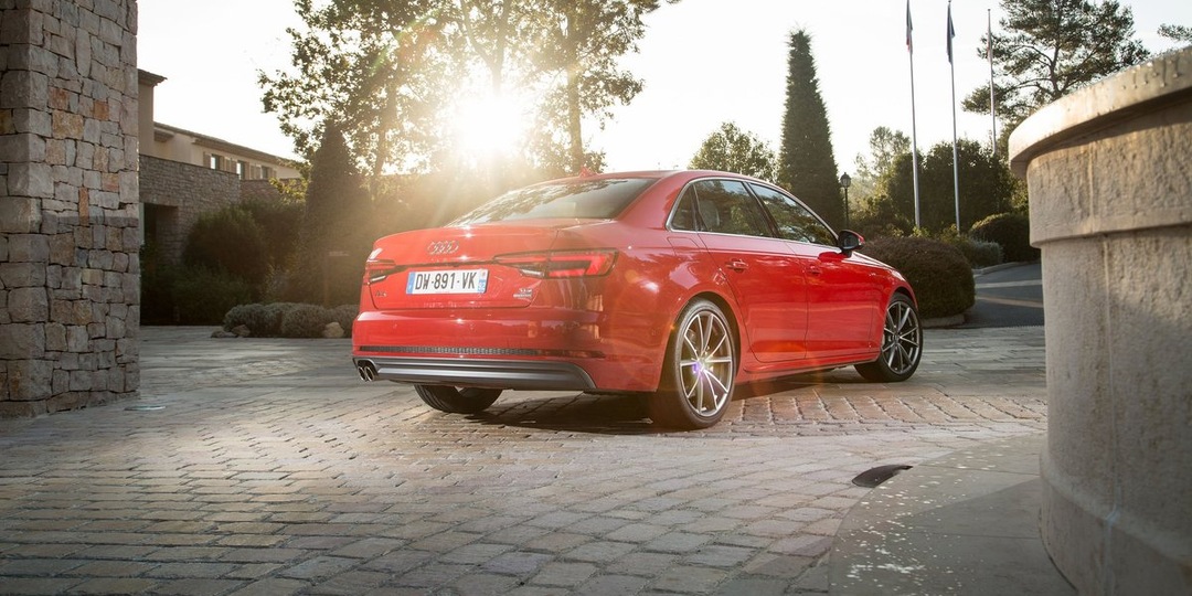 Россиянам рассказали о 4 критических проблемах Audi A4 с пробегом