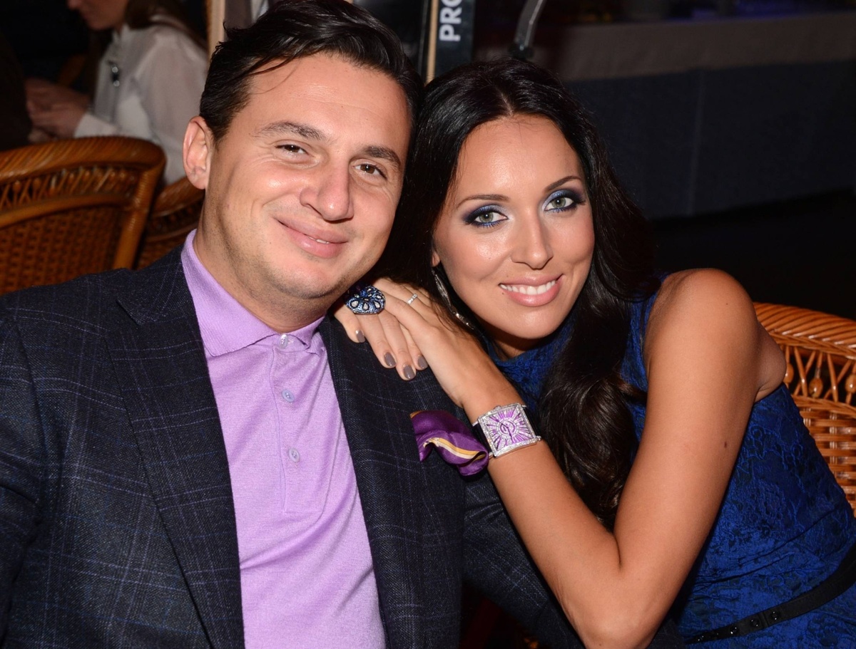    Яна Абрамов и Алсу развелись летом 2024 годаPersonastars