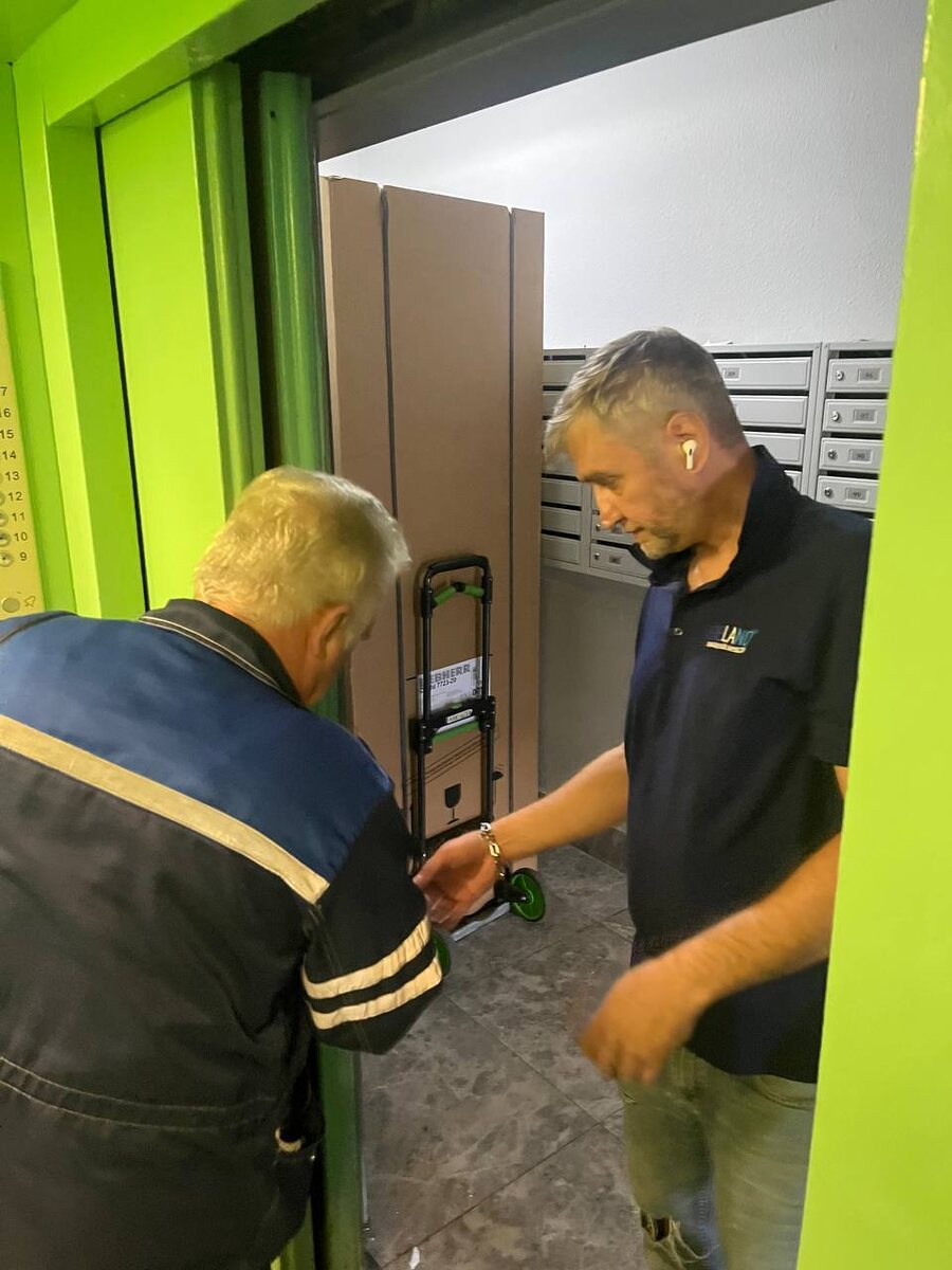 Двухкамерный холодильник Liebherr CNsfd 7723 Plus NoFrost не войдет в стандартный лифт из серии домов П44Т