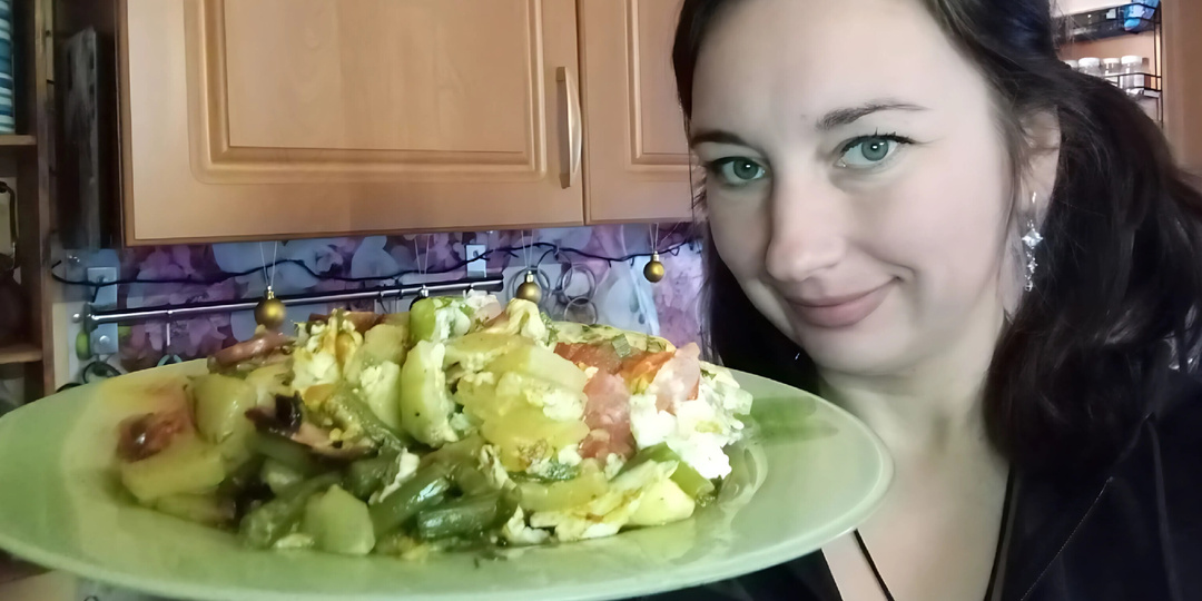 Пришла весна: нужно вкусно поесть и сделать  когти.