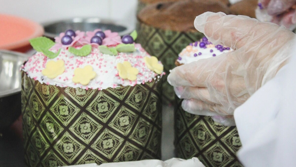    Кулич остается одним из главных символов Пасхи в России.   Кристина Семенчук / 1MI