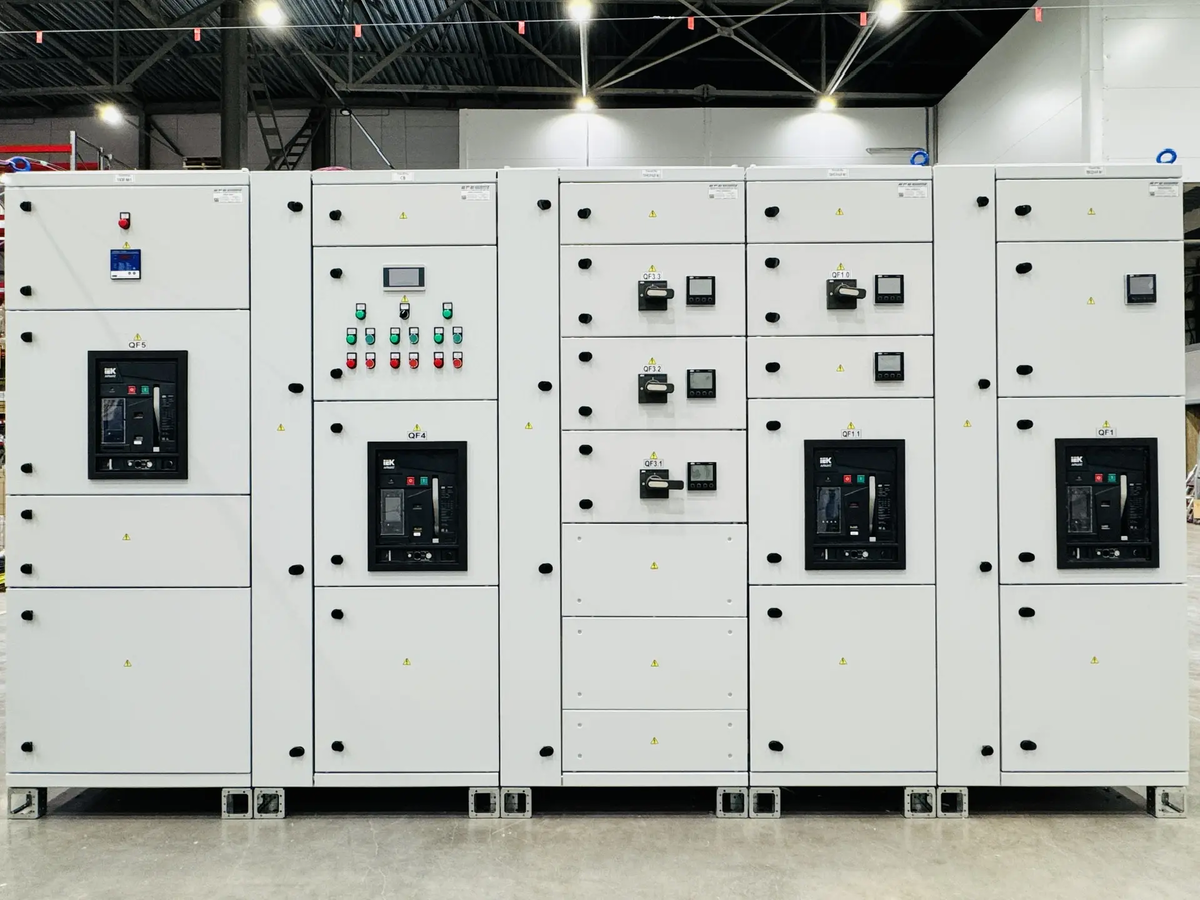 ГРЩ, вид спереди