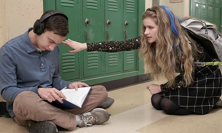 Кадр из сериала «Нетипичный». 2017 г.