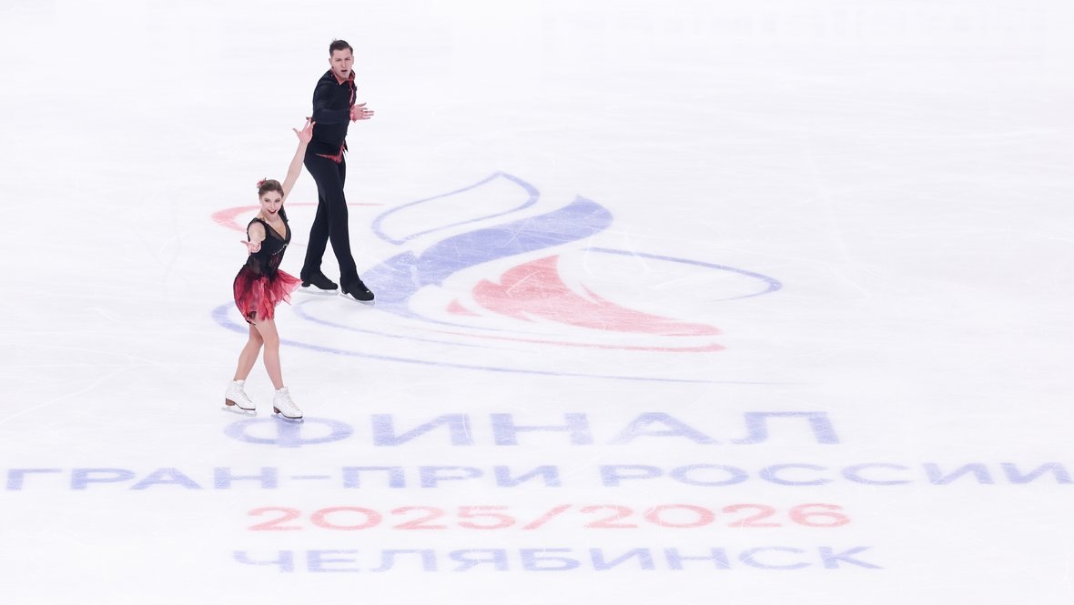    Анастасия Мишина и Александр Галлямов.Дарья Исаева