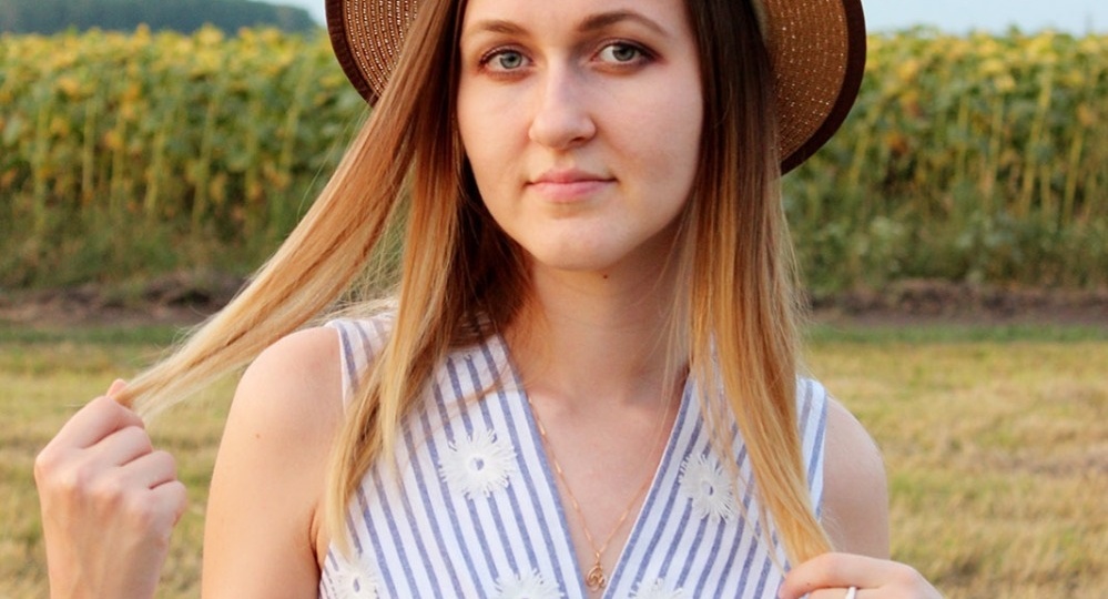 «Счастье — быть современной женщиной!». Как отличница стала дизайнером одежды и блогером в селе