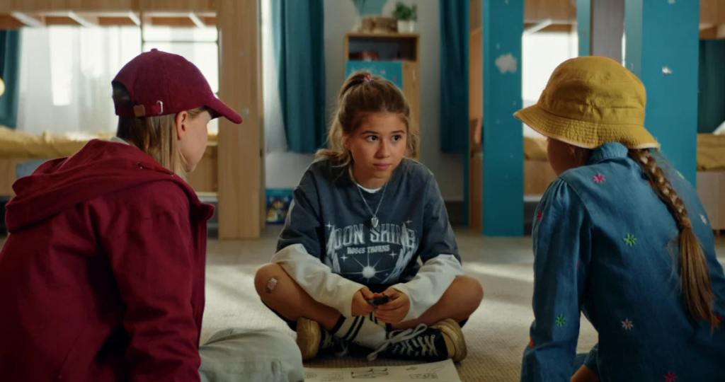 Почему стоит посмотреть «Не одна дома»? Фильм — кинодебют Миланы Хаметовой