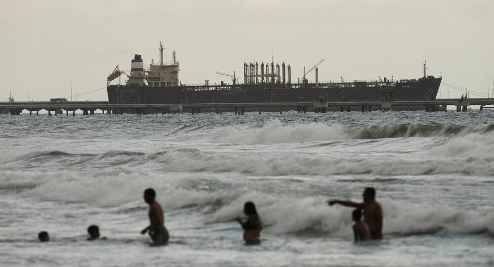 Цена на нефть Brent превысила $90 за баррель впервые за два года