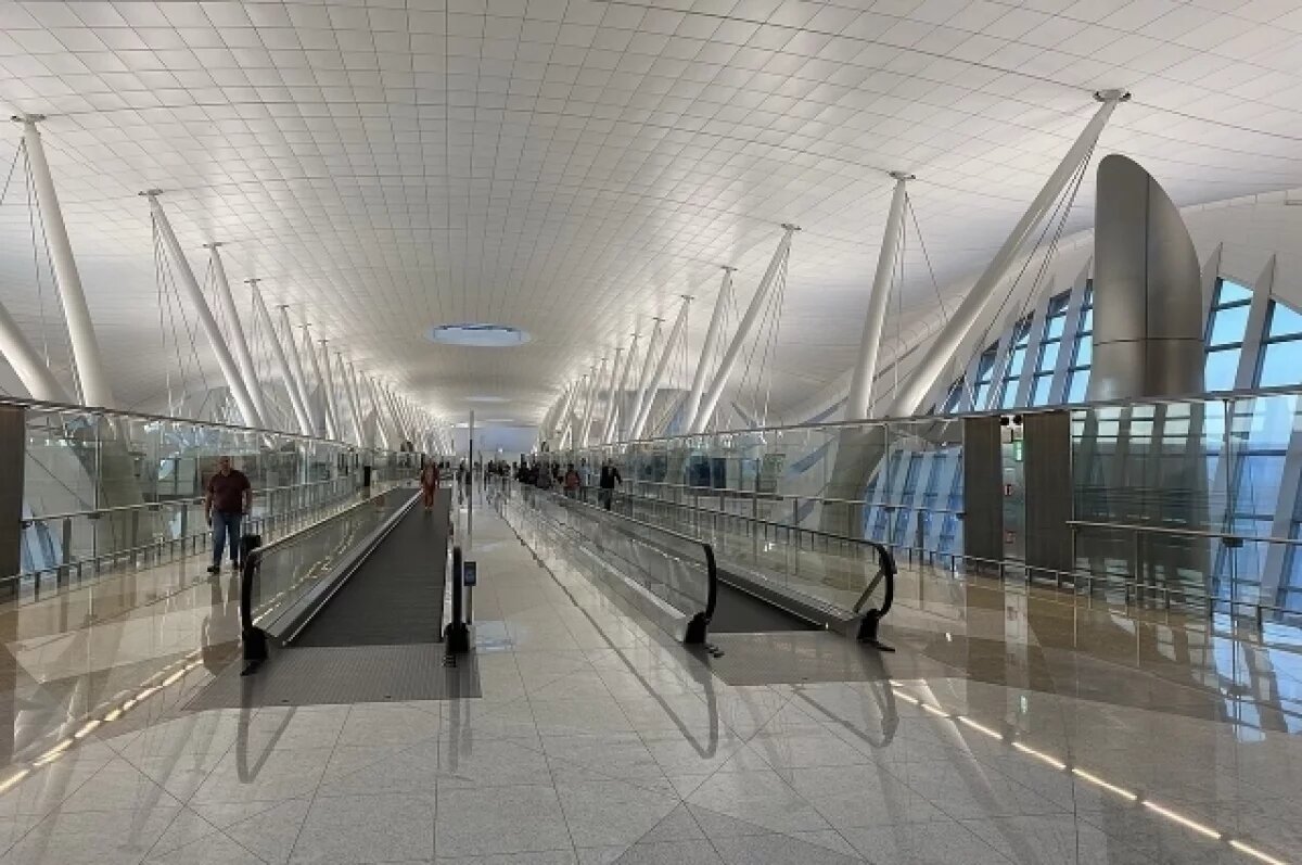    Улетали под грохот взрывов: как российских туристов вывозят из ОАЭ