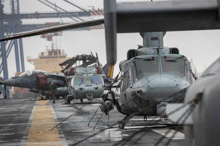 Флагманский корабль морской пехоты США USS Kearsarge в порту Клайпеды. Обложка © ТАСС / AP
