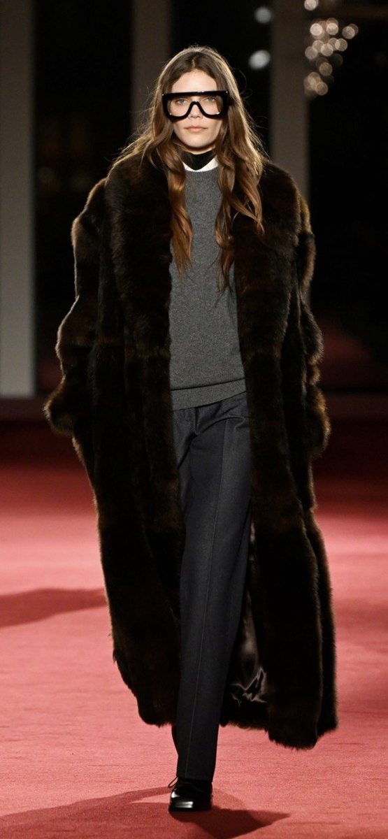 образы с показа коллекции Майкл Корс